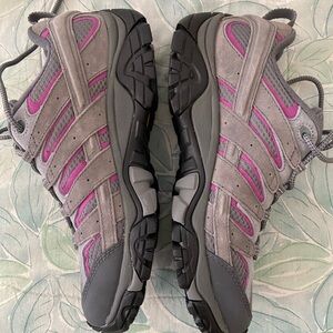 NEW Merrell Moab 2 vent Hiking shoes